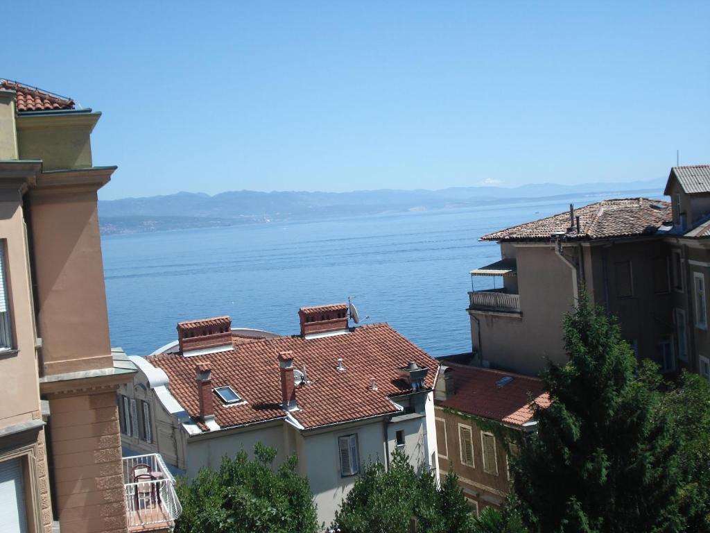 Apartments And Rooms Liburnija Opatija Exteriör bild