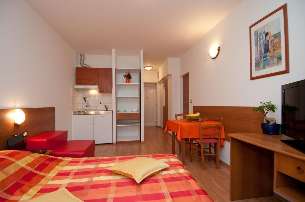 Apartments And Rooms Liburnija Opatija Exteriör bild