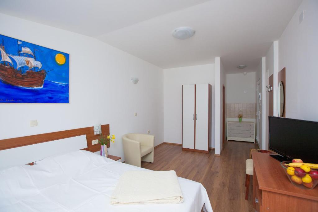 Apartments And Rooms Liburnija Opatija Rum bild